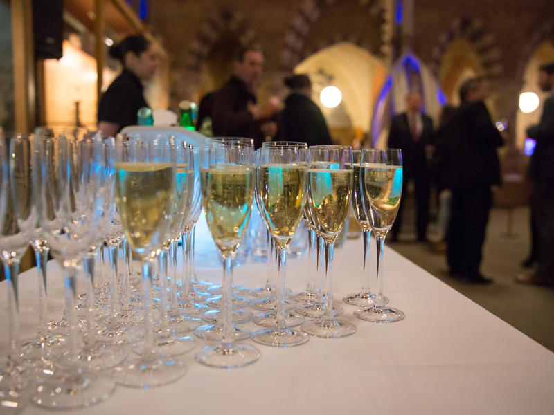 events  champagne glasses